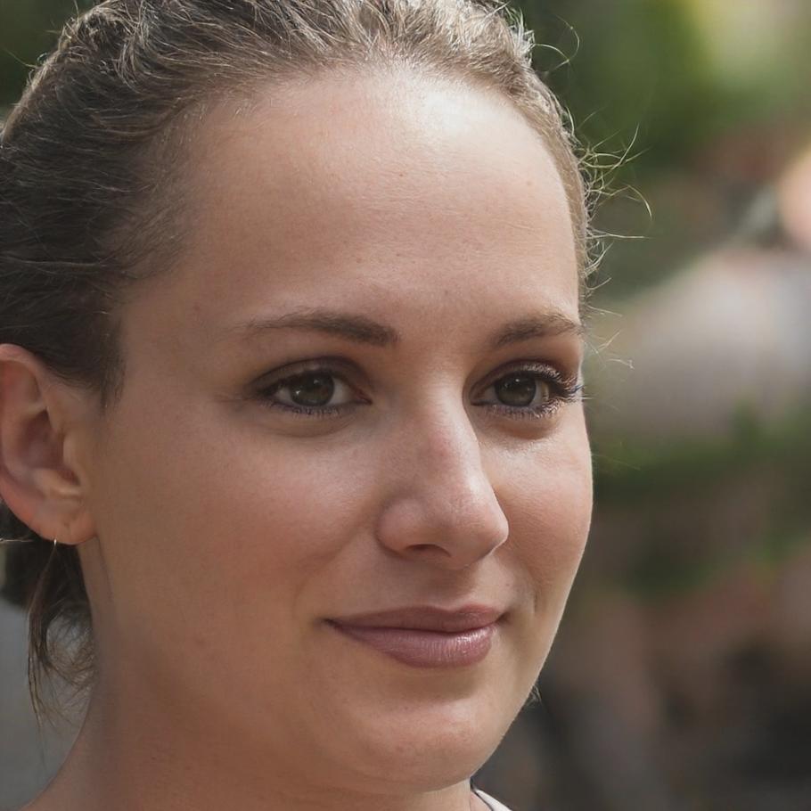 İçerik stratejisti profil fotoğrafı